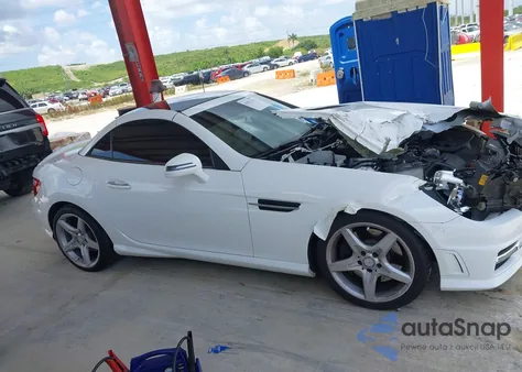 2016 Mercedes-Benz Slk 350 z USA, uszkodzony, nr VIN WDDPK5HA3GF115465